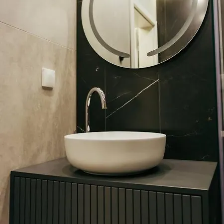 Luxury In Central Park With Amazing View + Private Parking Space *