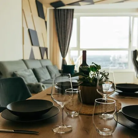 Luxury In Central Park With Amazing View + Private Parking Space