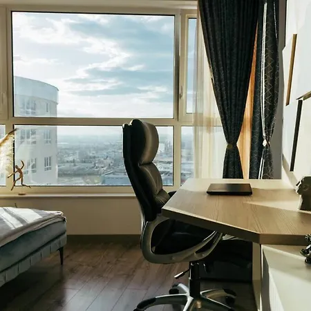 Luxury In Central Park With Amazing View + Private Parking Space Apartment Burgas